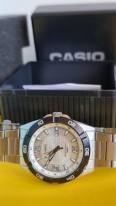 Upaljači i prateća oprema: Casio analogni muški sat – inox narukvica i kućište, klasičan sportski — 1