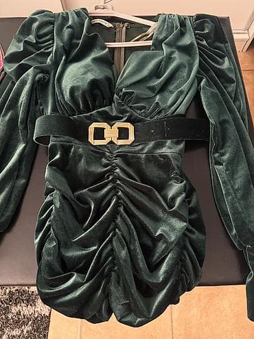 Elegantna malinasto zelena haljina 
Odgovara S velicini