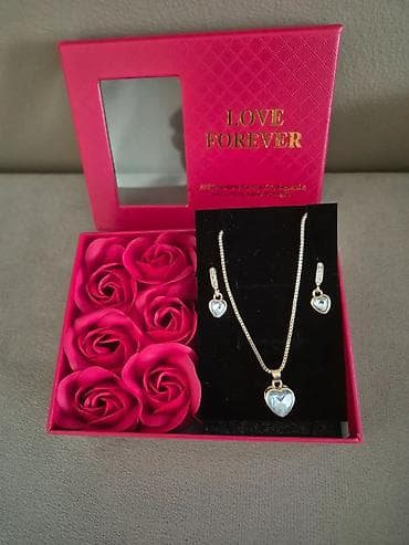 Lične stvari: Elegantan poklon set nakita u luksuznoj roze kutiji sa mirisnim — 5