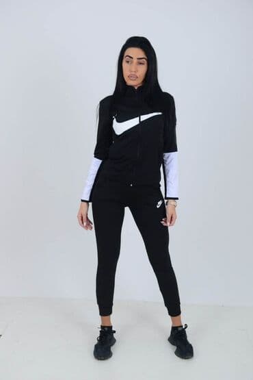 trenerke mokra likra prodaja: Cena 2,900
Mokra likra S, M, L, XL
8 boja — 15