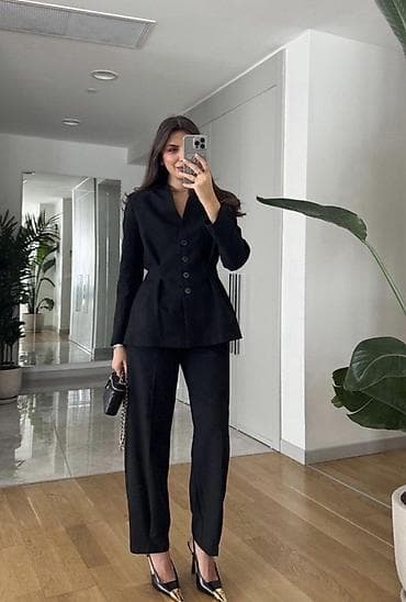 john richardo beograd: 💫Ženski elegantni komplet – sako i pantalone
✅3200 din — 9