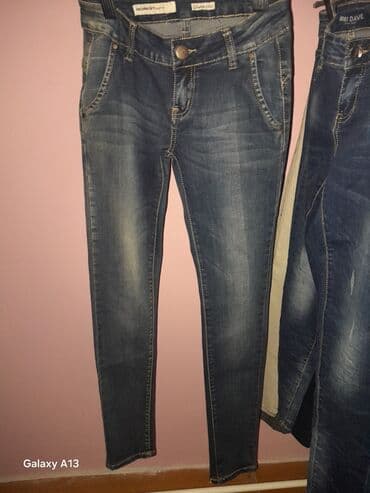 Farmerke: Ženske skinny farmerke – tamno plavi denim - Kroj: uske (skinny) — 1