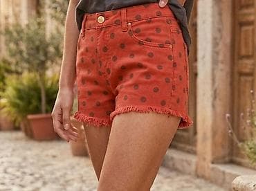 Ženske šorts pantalone – terakota narandžaste sa tamnim tufnama - na lalafo.rs Ženske šorts pantalone – terakota narandžaste sa tamnim tufnama -