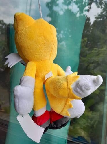 igračke sonic: 1kom po izboru 950din 5kom (razlicitih) 3000din Plišana Sonic druzina — 2