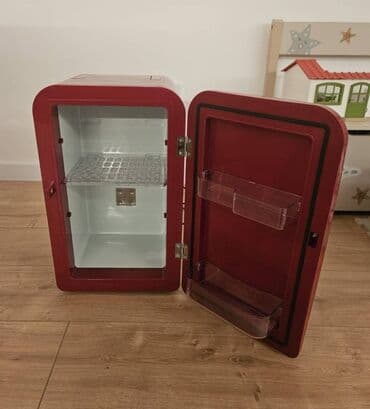 zvucnici i pojacala: Mini frizider Frescolino RED Ispravan mini frizider poznatog svetskog — 3