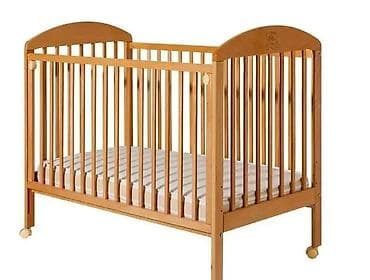 Drveni krevetac za bebe - Materijal: masivno drvo, prirodna završna
