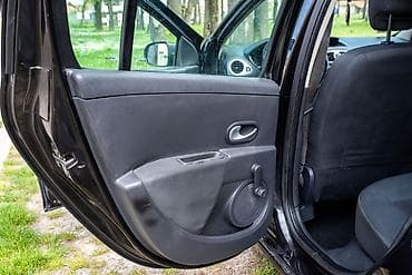 used cars sale: Renault Clio – crna boja, 5 vrata, hečbek Glavne karakteristike: - — 10