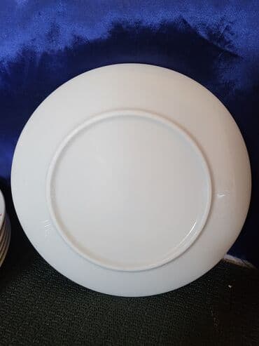 plasticne case za desert novi sad: Tanjiri novi porcelanski zajecarsko. Novi tanjiri,komada 6 u — 5