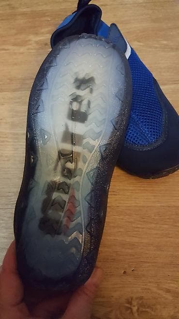 na dva tocka za decu: Mares akva cipele – broj 39 Plaćene su 3.500 din. Nisu ni probane ( — 5