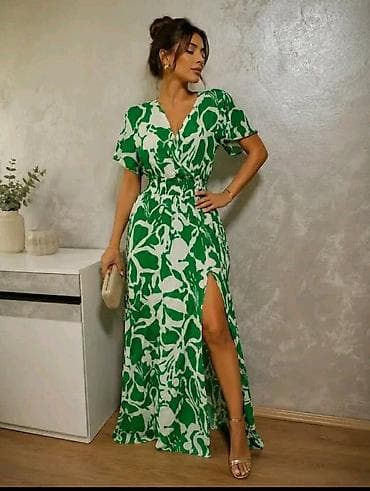 lacoste monogram torbica: Haljine i kompleti
Cena 2000 din — 7