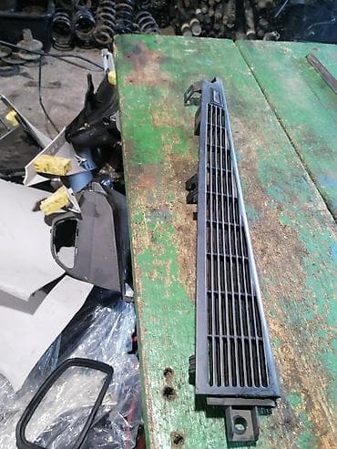car buy: Mrežica/ventilaciona rešetka gepeka – BMW E39 - Originalna plastična — 1