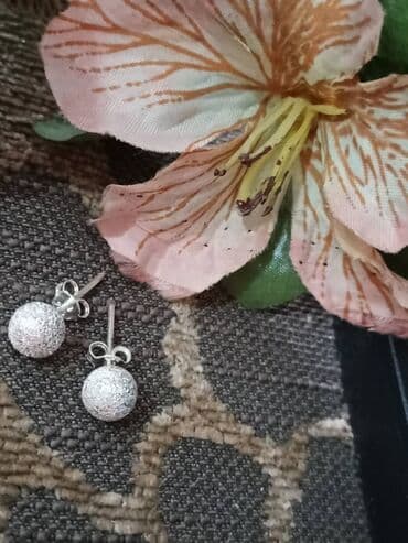 srebrna ogrlica sa krsticem: Screwback earrings, Material: Silver — 1
