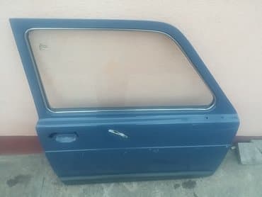 presvlake za prednja sedista: Vrata desna Lada 2131 Niva. Polovno, ocuano. Skinuto sa rastavljenog — 4