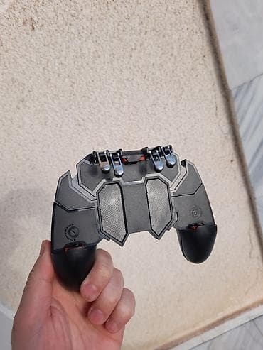vojni telefon: Mobilni gejming okidači/držac za telefon (gamepad adapter) nekorišćen — 1