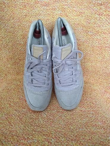 patike sa etiketom: Reebok patike, odgovaraju broju 40--- Reebok patike u kombinaciji — 2