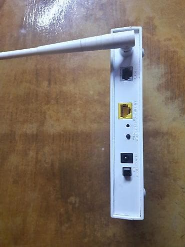 mrežni razdelnik: ZyXEL P-660W Modem-Ruter The ZyXEL P-660W series is an affordable — 3