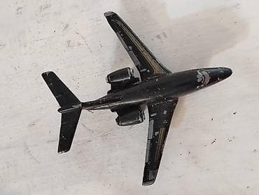 Art & Collectibles: Mattel Black business jet Bez ostecenja,tragovi koriscenja 4 x 4 cm — 2