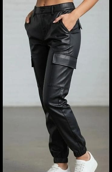 mcqueen patike crne: Ženske cargo pantalone od eko kože – crne - Materijal: meka eko koža — 1