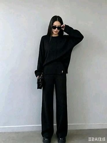 koncane majice: Komplet 
Pamučna trikotaža
S M L XL
Cena : 4400 dinara
ML — 2