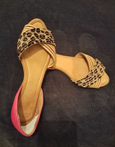 c a kupaći kostimi za punije dame: Sandals, 39 — 2