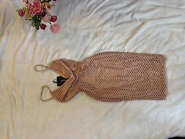 roma m: PrettyLittleThing haljina – bež/nude ton - Model: uska midi/mini — 1