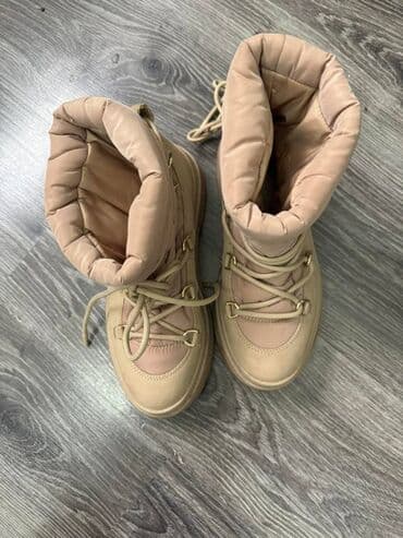 Sweatpants: High boots, Zara, 37 — 3