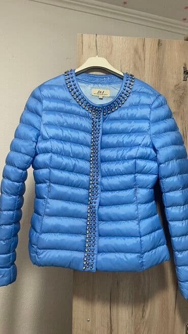 Women's Clothing: Plava damska prošivena jakna J&J, veličina M. Kratki, moderno — 2