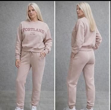 Prelepa trenerka
Futrovana Iznutra
Odgovara Vel S M