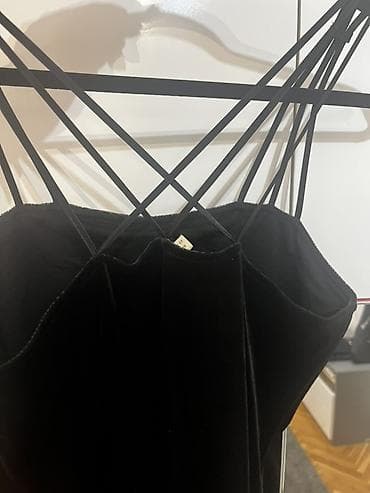 mat ruzevi: Elegantna crna haljina od somota - Kroj: uska, duga silueta (midi do — 3