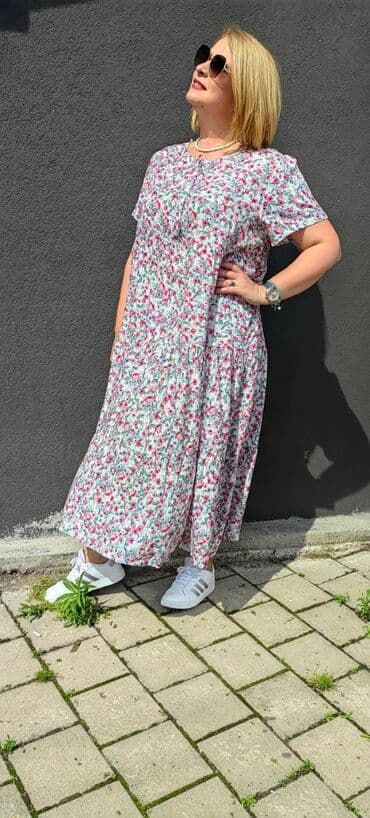 plisane haljine: Haljina 2400din Veličine L/XL i XL/2XL Model pogodan za punije dame — 2