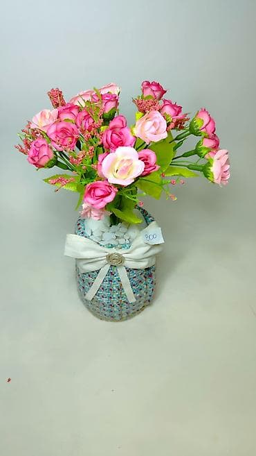 mini ruže prodaja: Dekorativna aranžerska saksija sa veštačkim ružama - Buket — 9