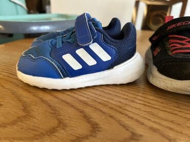 polovne patike iz uvoza: Adidas, Veličina - 22 — 2