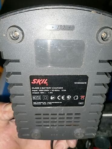 SKIL punjač za baterije – Class 2 Battery Charger - Ulaz: 100–240 V