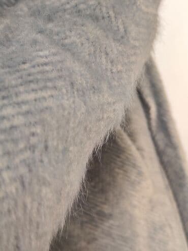 M, Sa postavom — 8