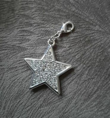 Privesci za nakit: SWAROVSKI Nov srebrni privezak. 
Precnik 3cm — 2