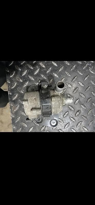 bt holding: AUDI Q5 2 PUMPA VODE 4H0965567A | Audi delovi ZEMUN 06******** — 4