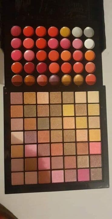 skafanderi za zimu: Velika paleta 177 boja 98 senki za oci 14 korektora 35 karmina 21 — 7