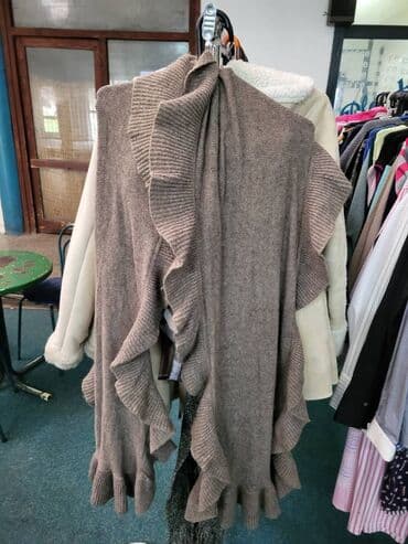 cvetići za svadbu: Pletena ženska ešarpa/pončo sa volanima - Model: široka pletena — 1