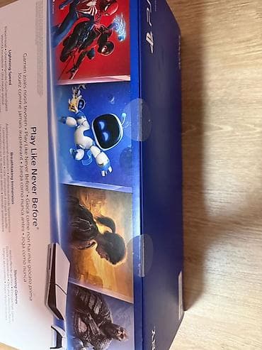 Mobilni telefoni i aksesoari: Sony PlayStation 5 konzola + dodatni DualSense kontroler - Model: PS5 — 2