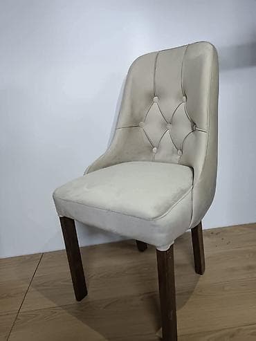 stilski stolovi za trpezariju: Tapacirana stolica sa dugmićima (chesterfield stil) - Presvlaka: meki — 1