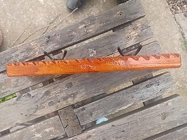 Stilski klub stolovi: Drveni zidni čiviluk sa 2 metalne kuke - Materijal: masivno drvo — 3