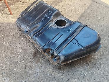 bočni štitnici rezervoara: Rezervoar Lada 112 br.2. Polovno, ocuvano. Ruske proizvodnje. Skinuta — 4
