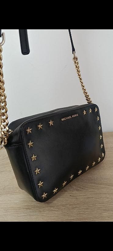 silikonske torbe za plazu: Michael Kors crossbody torba – crna, pravougaonog „camera bag“ oblika — 2