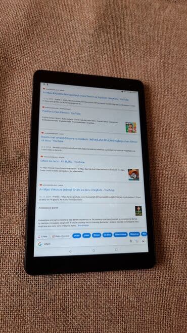 knjiga i zvucnik: Tablet 10 inca ko nov sve radi — 10