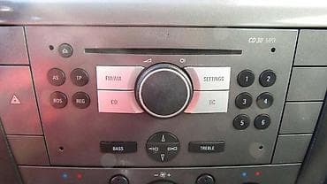elektronika nis: RADIO / CD ZA OPEL SIGNUM | Polovni originalni delovi za Opel Signum — 1