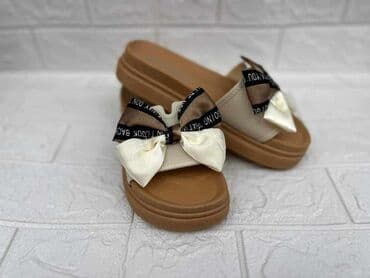 najk papuče: 36-40
1600 din
Roba sa kosova — 1