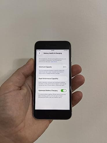 iphone 12 second hand: Iphone SE 2020 beli sa 64gb memorije, sim free i icloud free. Battery — 3