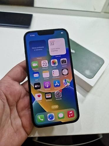 Apple iPhone 13 – zeleni - Ekran: 6.1" Super Retina XDR OLED, ravni