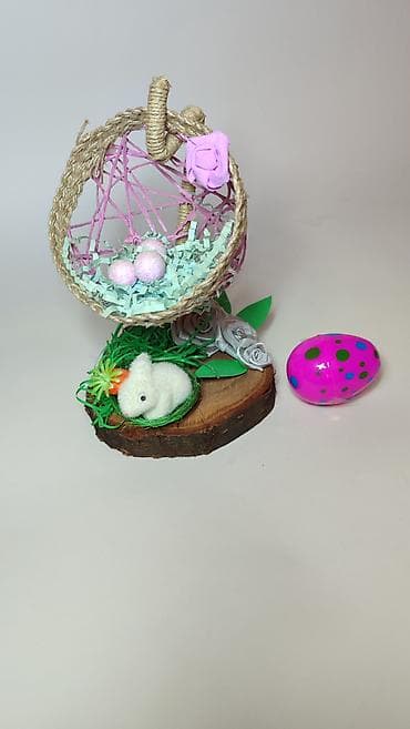 Uskršnja dekoracija – ručno rađeni aranžman na drvenoj podlozi -