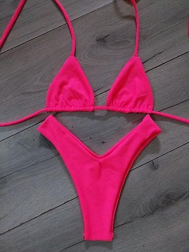 kupaci za debele: Ženski bikini komplet – trokut top i V-cut donji deo - Model — 4